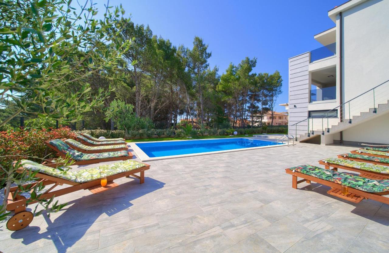 Apartments Paola & Karla With Pool Krk Town Exterior photo